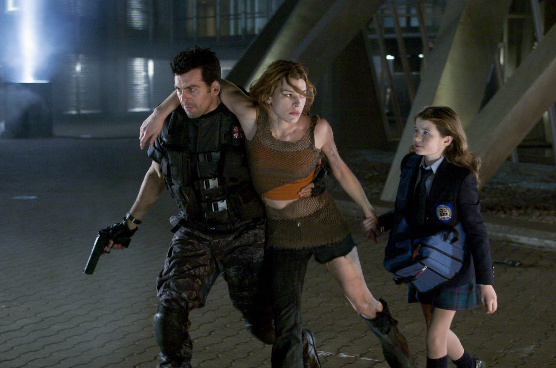 Resident Evil Apocalypse Carlos Oliveira and Alice and Angela Ashford