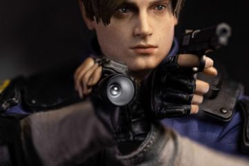 cropped-Leon-S-Kennedy-Action-Figure-classic-version-Damtoys-7.jpg